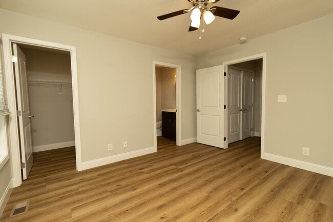 Building Photo - 252-254 Highland Ave