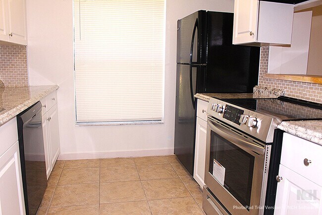 Building Photo - Lovely Condo for rent  ( New Lower Price)