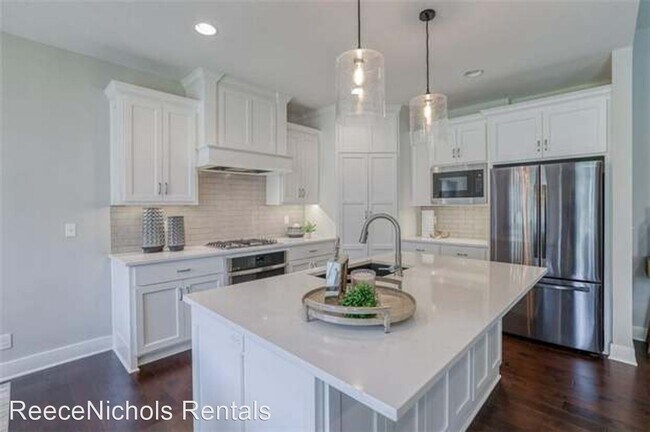 Building Photo - 4 br, 3 bath House - 18005 High Street