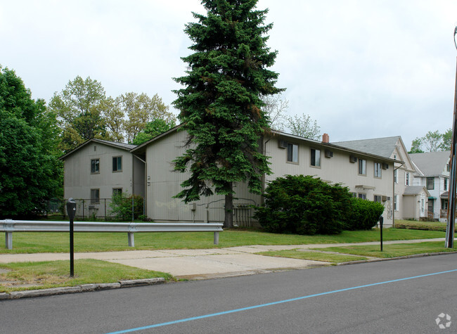 Building Photo - 492-496 Schiller Ave