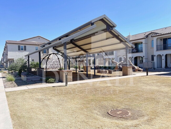 Building Photo - 784 S Hawk Ln