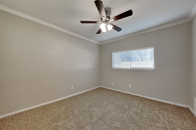 Building Photo - 2127 Jamara Ln