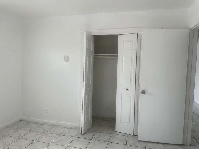 Building Photo - 4120 NW 39th Ave