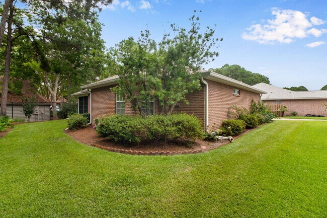 Building Photo - 366 Bay Tree Dr