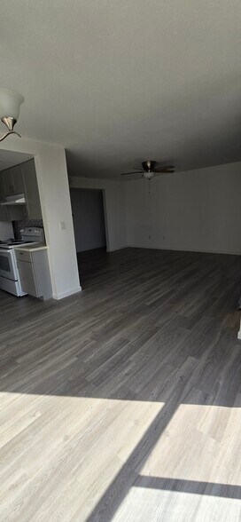 Building Photo - 333 Orange Ave