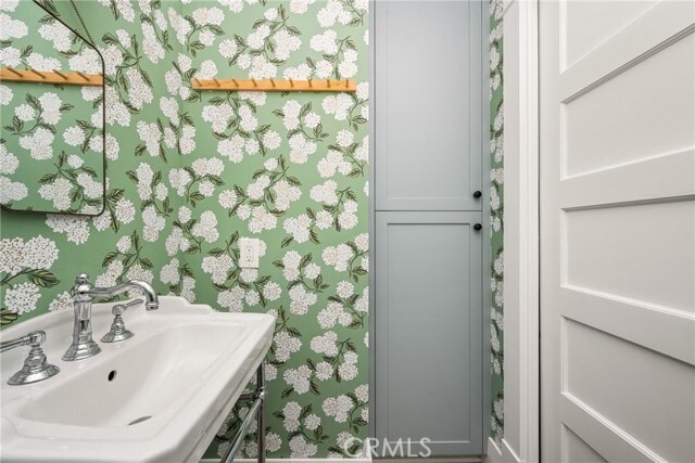 Building Photo - 390 N Cambridge St