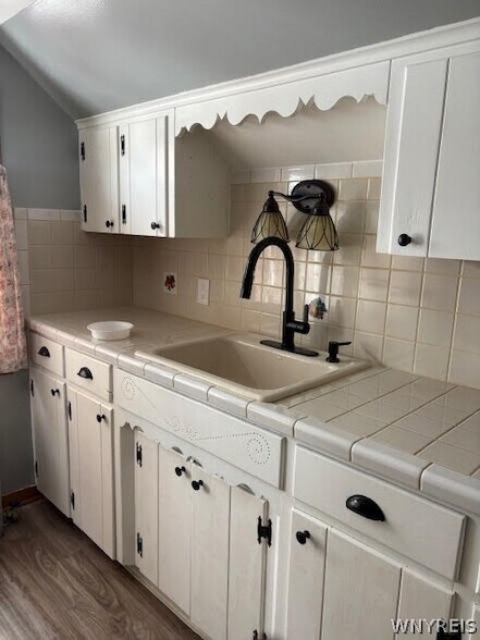 Building Photo - 1997 Hertel Ave