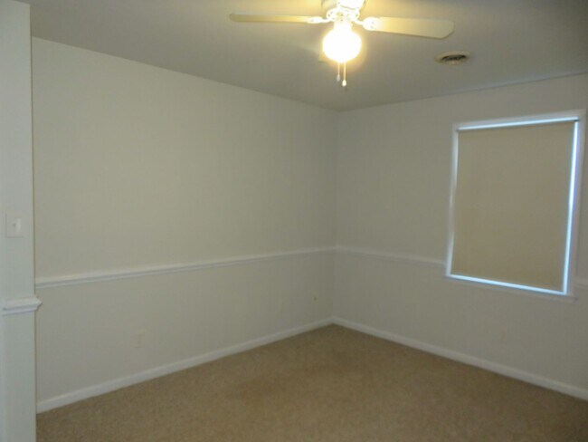 Building Photo - 7300 Claiborne Rd