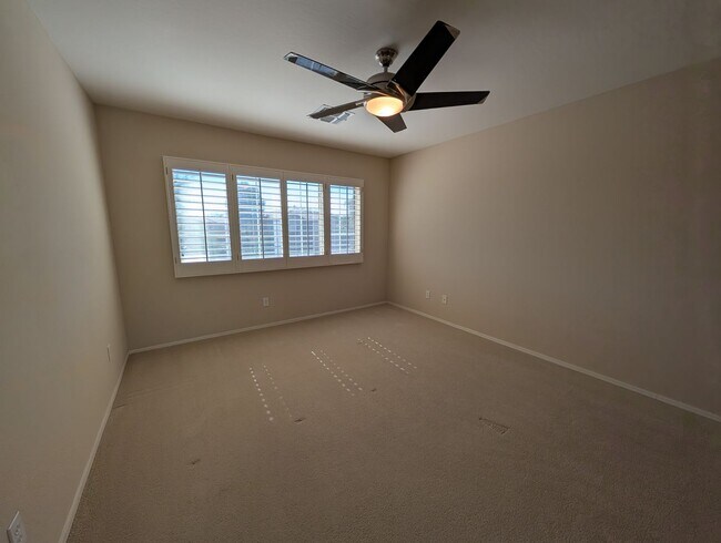 Building Photo - 4 Bedroom 2.5 Bath With Private Pool