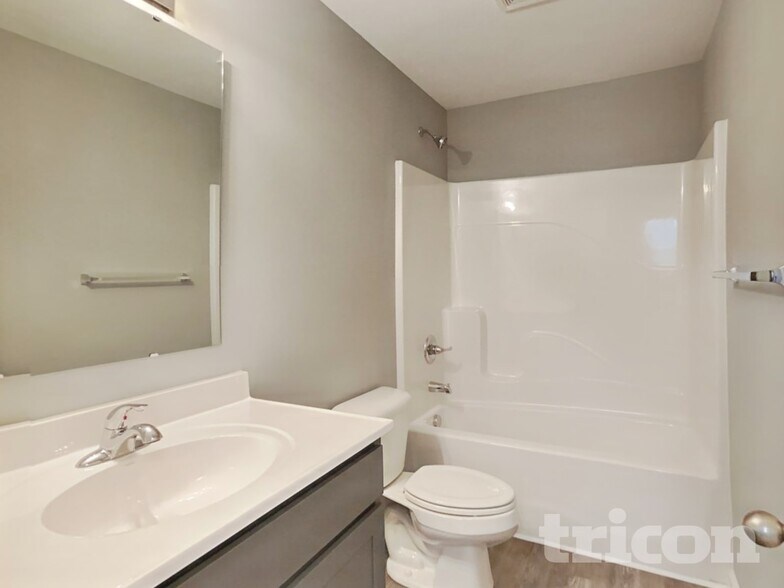 Building Photo - 303 Thomas Point Dr