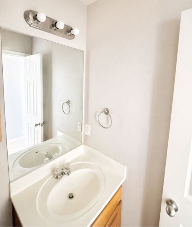 Building Photo - AVAILABLE NOW; APPLY AT OUR WEBSITE TODAY!!