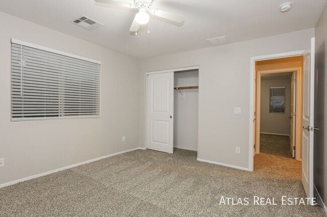 Building Photo - 1229 E Taylor Trail