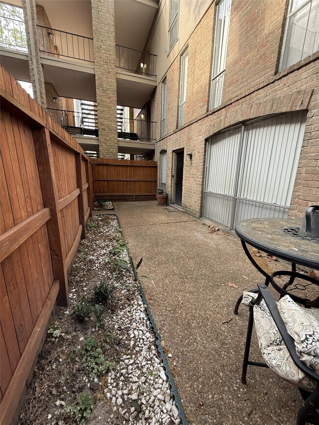 Building Photo - 4645 Wild Indigo St