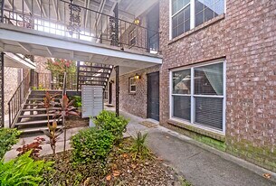 Building Photo - 867 Colony Dr