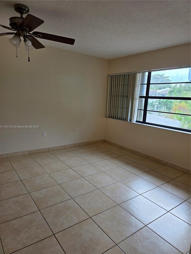 Building Photo - 6945 SW 111th Ct