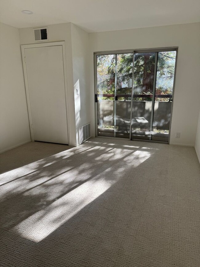 Building Photo - 3173 Wayside Plaza