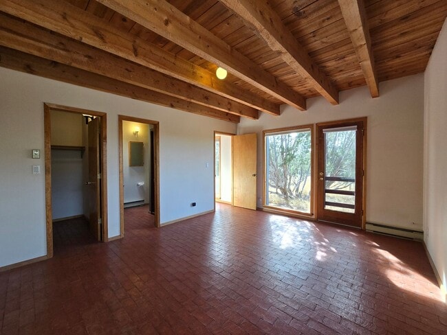 Building Photo - 22 Encantado Cir