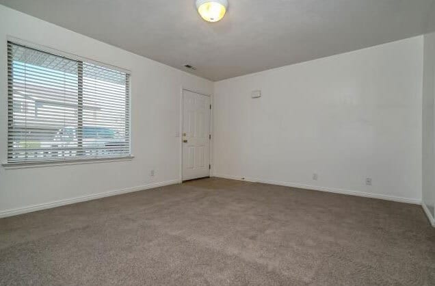 Building Photo - 88 250 N