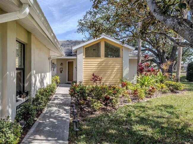 Building Photo - 268 Southampton Dr