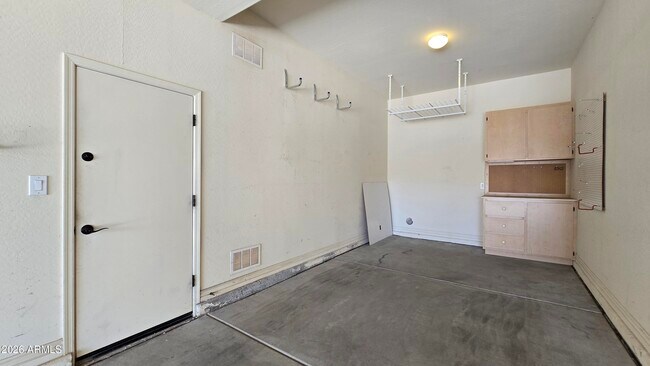 Building Photo - 13637 S 175th Dr