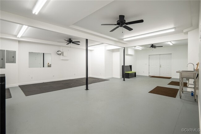 Building Photo - 11465 Pinewild Dr