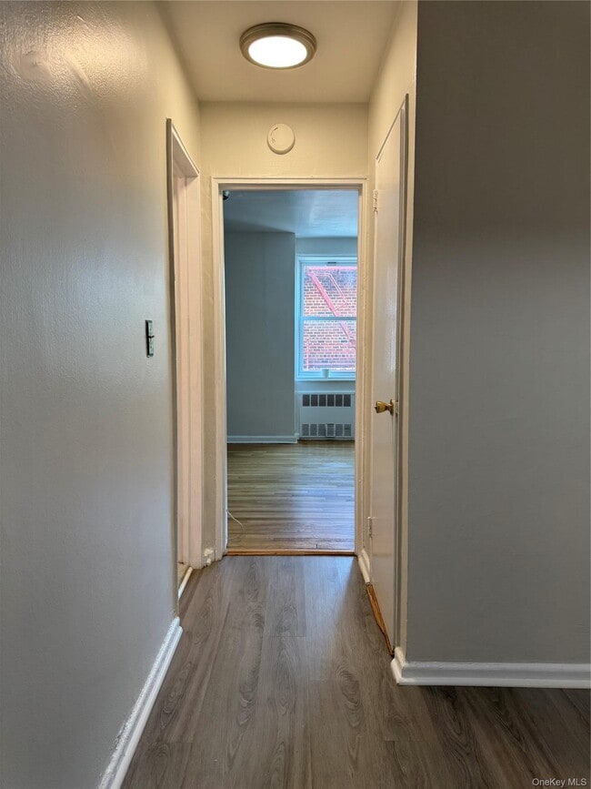 Building Photo - 700 Scarsdale Ave