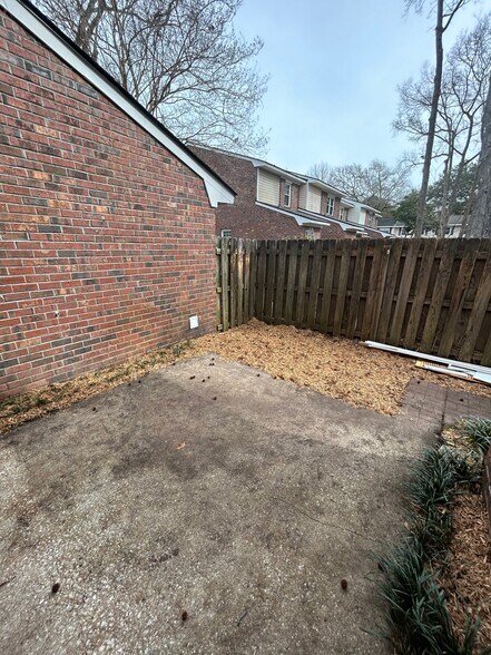 Building Photo - 1026 Hunters Trce