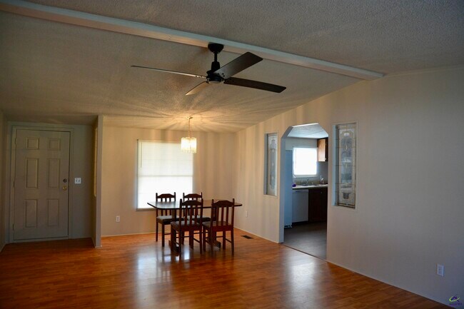 Building Photo - 111 Brighton Dr