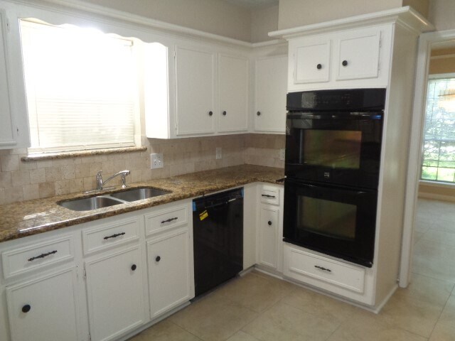 Building Photo - 802 Baltic Ln