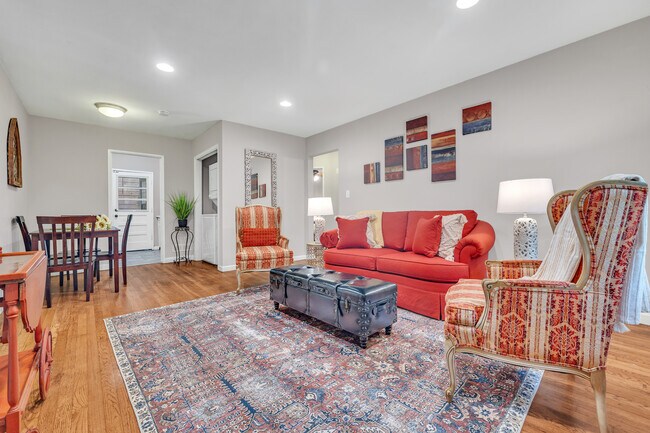 Primary Photo - 2160 Lenox Rd NE