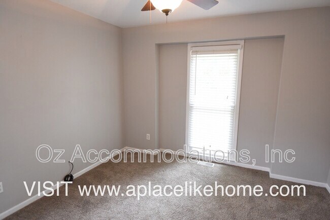 Building Photo - 15112 W 122nd Terrace