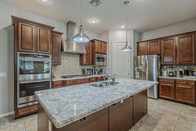 Building Photo - 4135 E Grand Canyon Dr