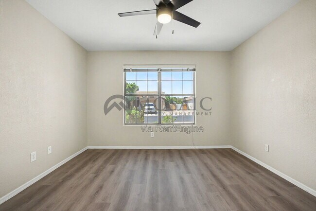 Building Photo - 2033 E Willow Wick Rd