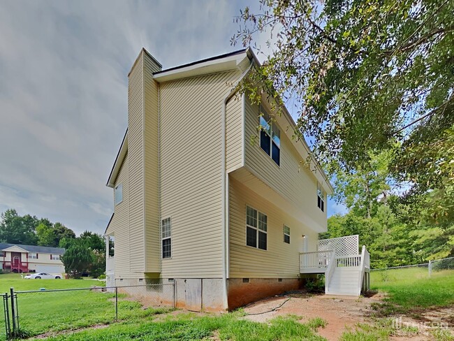 Building Photo - 523 7 Bark Ct