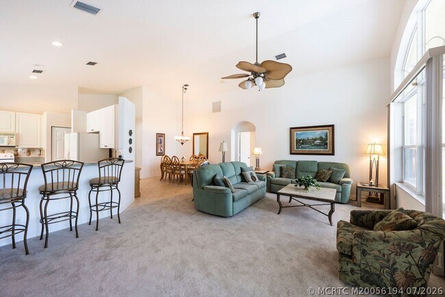 Building Photo - 2096 NW Marsh Rabbit Ln