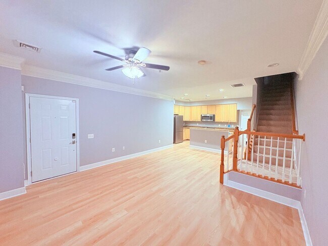 Building Photo - POTOMAC CLUB - TOWNHOUSE CONDO