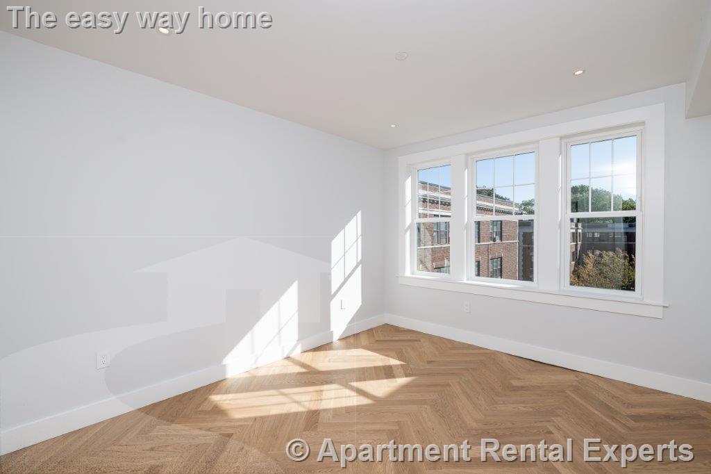 Building Photo - 17A Forest St Unit #41