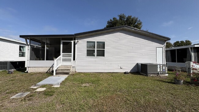 Building Photo - Beautiful 2-bed, 2-bath home is located in the highly desired Strawberry Ridge 55+ Community