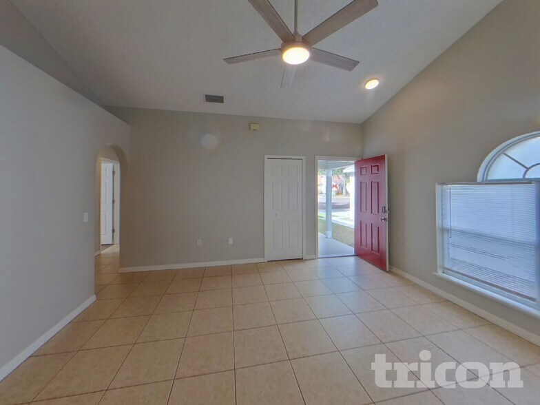 Building Photo - 6208 Cannoli Pl