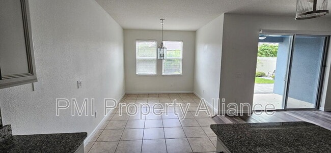 Building Photo - 710 Birch Hollow Dr