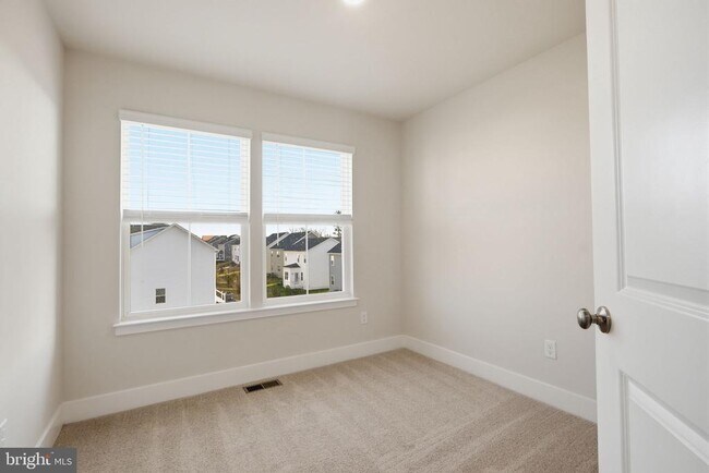 Building Photo - 113 Lakota St