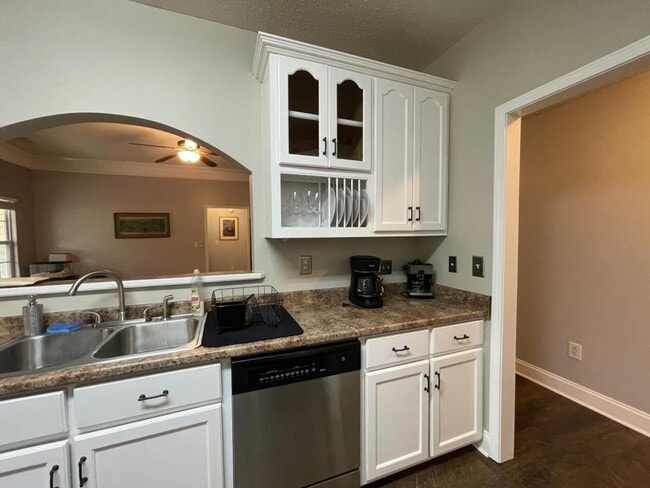 Building Photo - 119 Blackstone Court