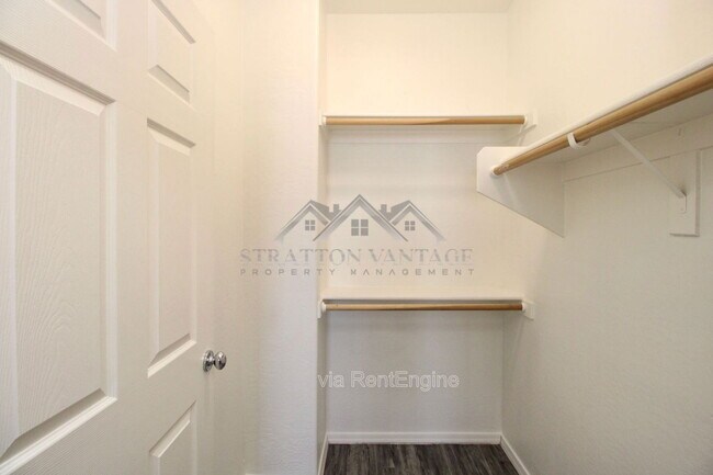 Building Photo - 6770 N 47th Ave