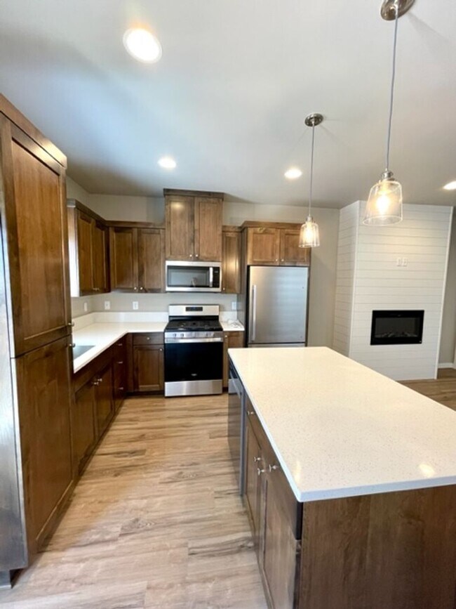 Building Photo - Lucia Duplex - 61522-LUCI-00