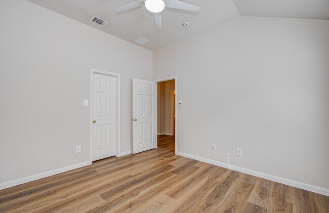 Building Photo - 17611 Emerald Garden Ln