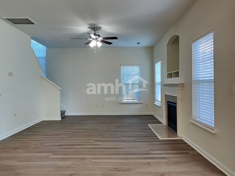 Building Photo - 415 Caperton Way