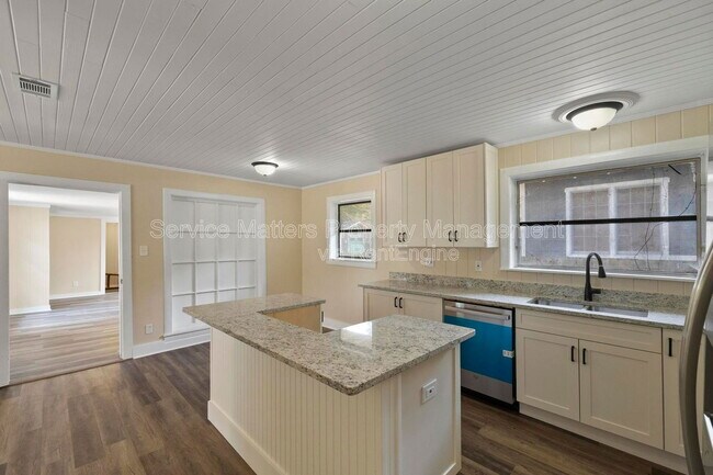 Building Photo - 1922 W Gregory St