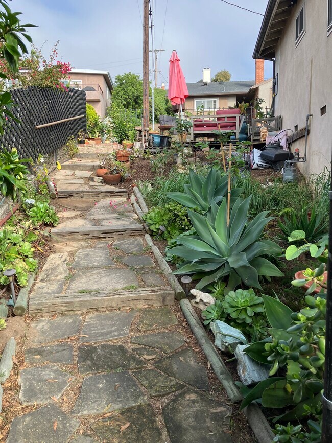 Building Photo - 8301 Zitola Ter