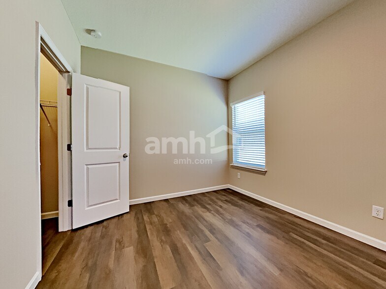 Building Photo - 225 Edge Pk Trl