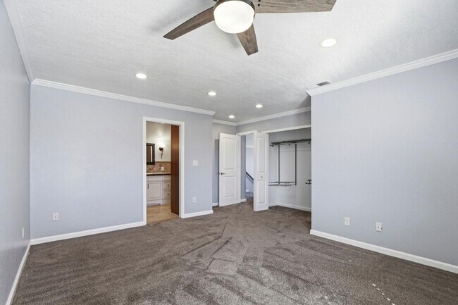 Building Photo - 623 Via Primavera Ct